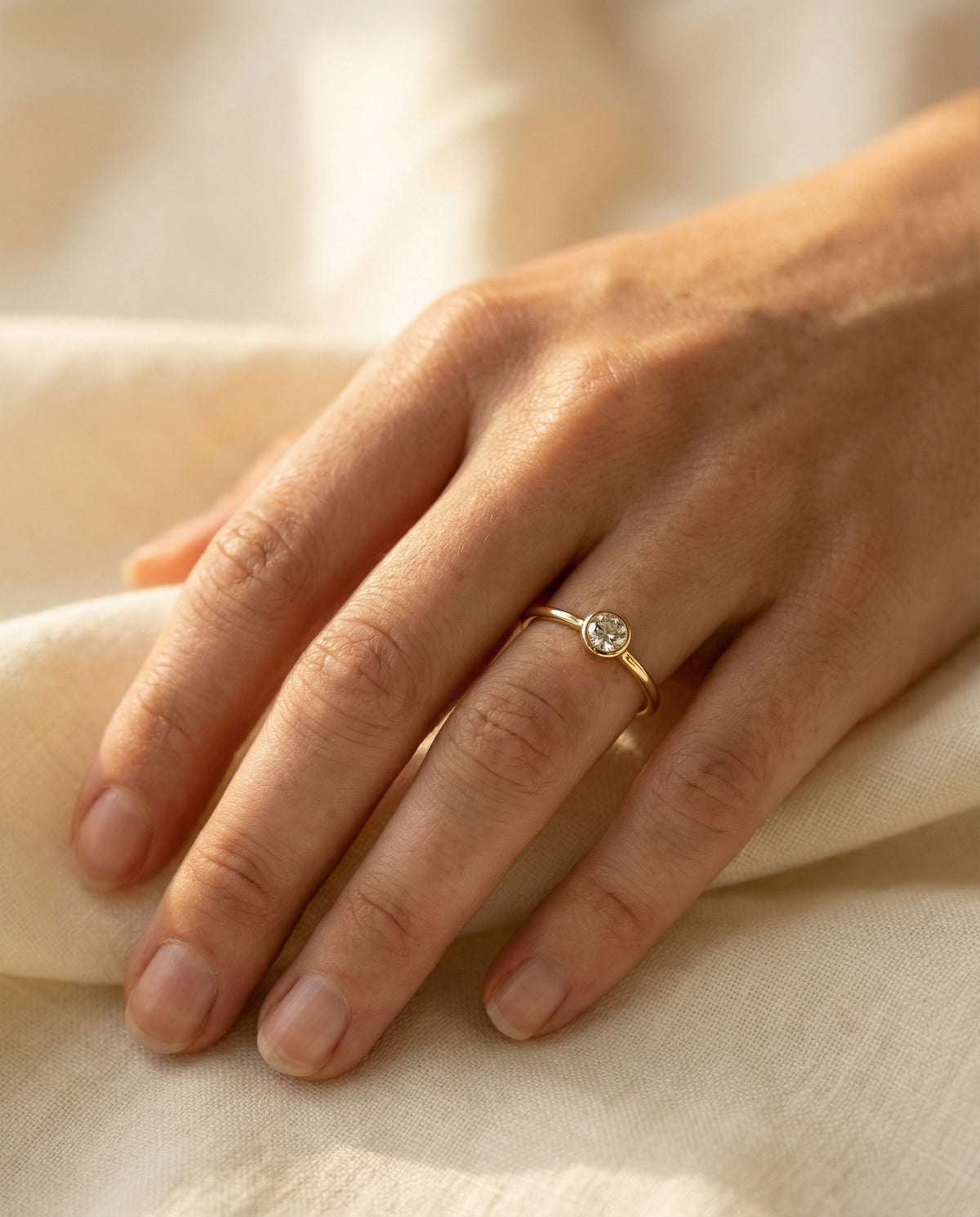 Satéur Origine Diamond Ring™, 14K Solid Gold worn