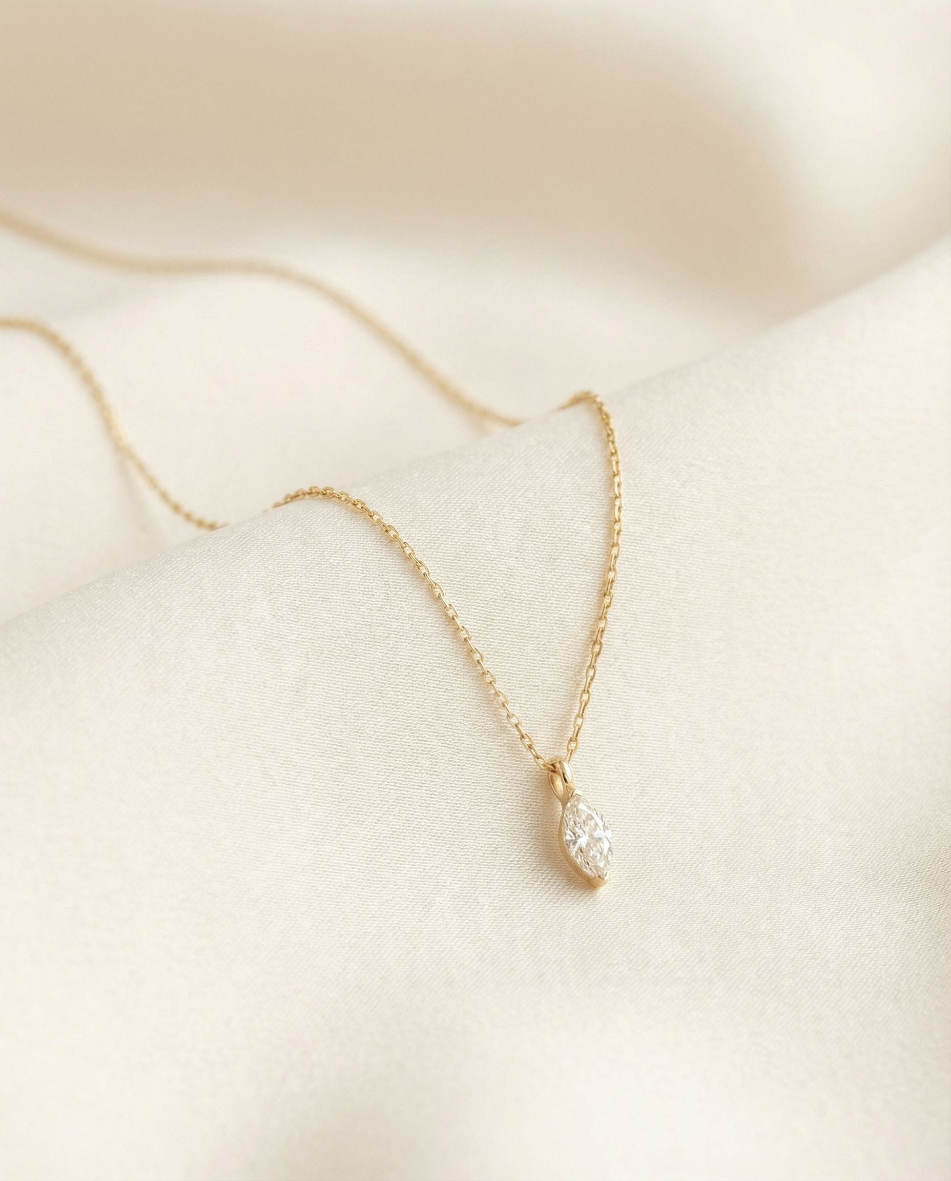 Satéur Pétale Diamond Necklace™, 14K Solid Gold — image 3