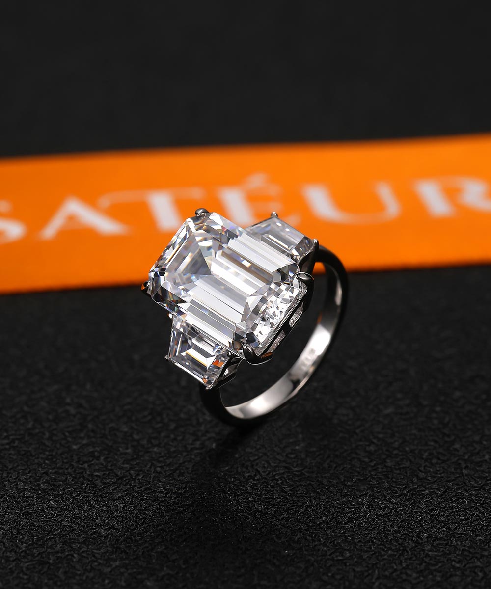 Satéur L'Émeraude Diamond Ring™, 18K White Gold