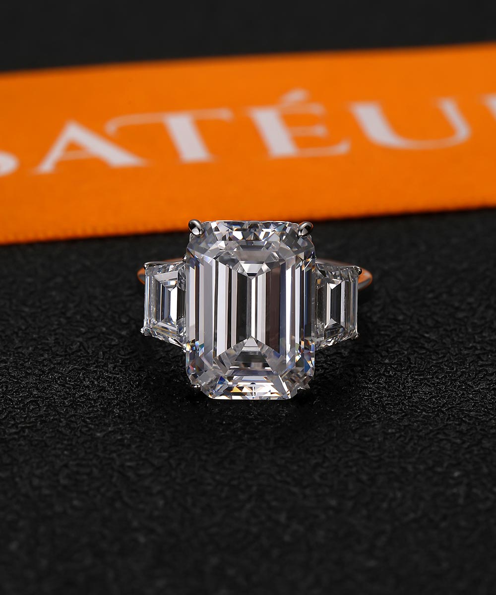 Satéur L'Émeraude Diamond Ring™, 18K White Gold