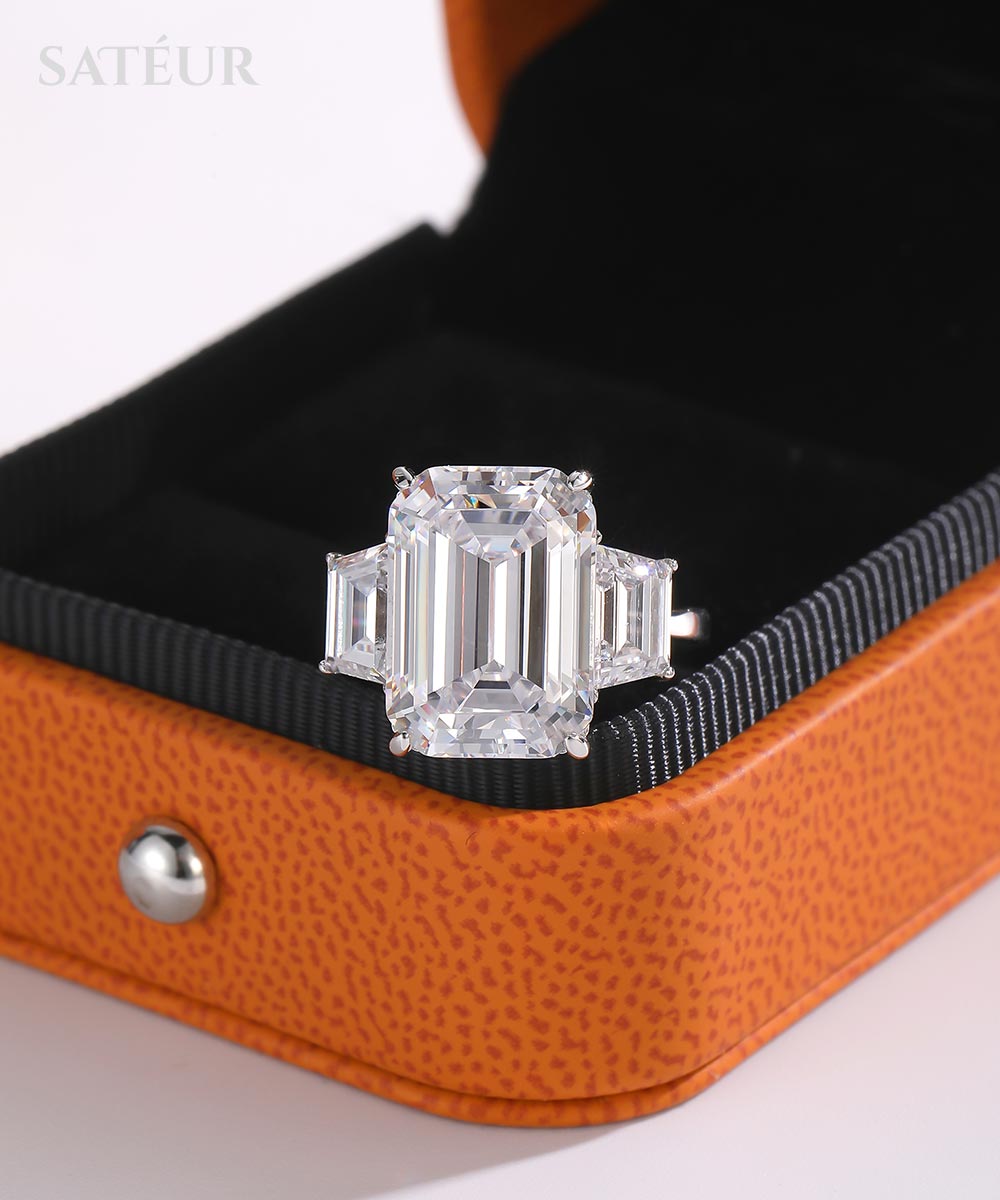 Satéur L'Émeraude Diamond Ring™, 18K White Gold