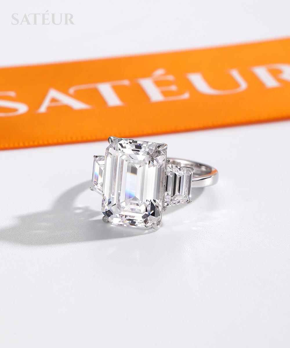 Satéur L'Émeraude Diamond Ring™, 18K White Gold