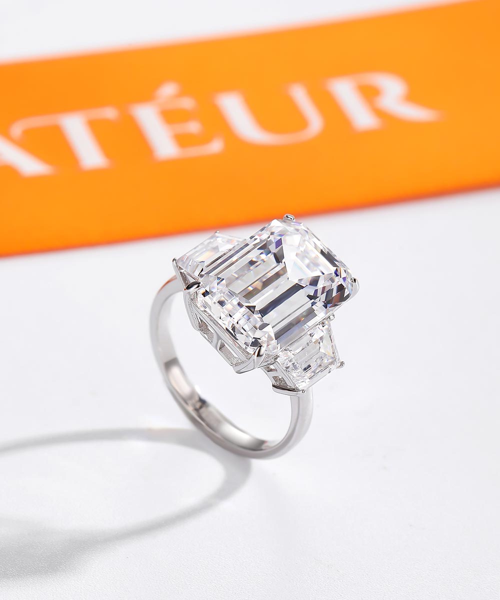Satéur L'Émeraude Diamond Ring™, 18K White Gold
