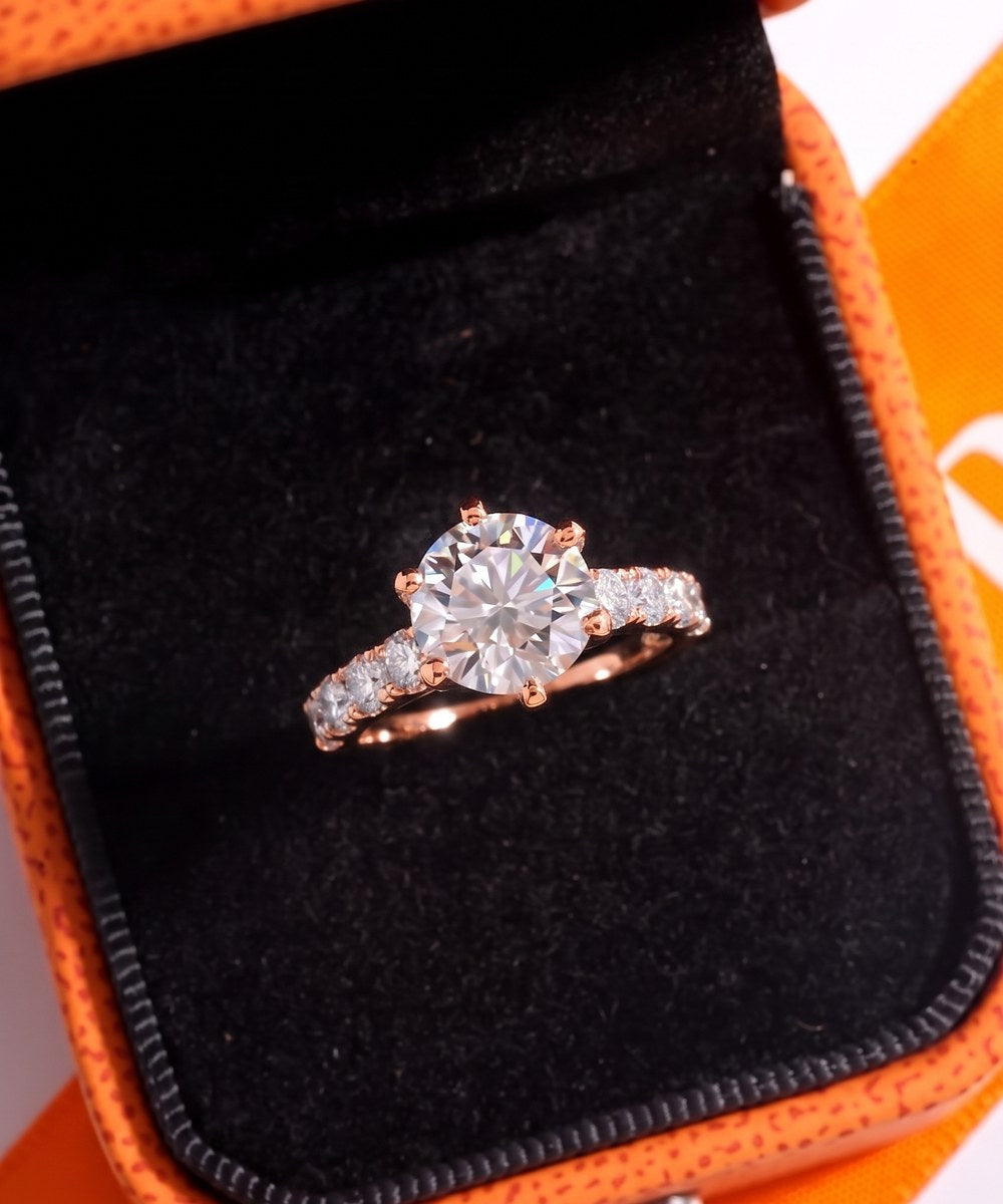 Satéur Rosé Victoire Ring — 18K rose gold finish diamond-look solitaire — white-04